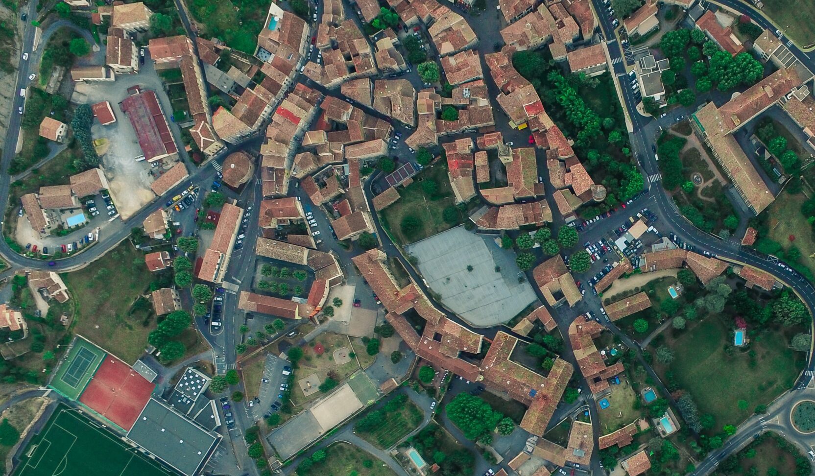 Governance innovation illustrated by Paris from above